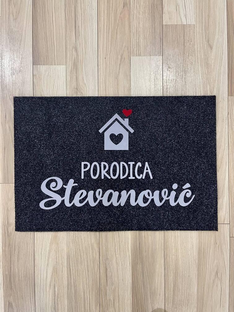 porodica-personalizovani-otirac-po-zelji-prezime