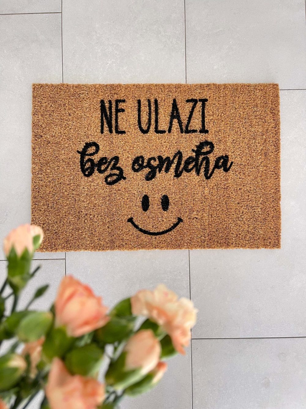 ne ulazi bez osmeha ne-ulazi-bez-osmeha